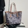 Bolsa Tote Estampada Literária e Artística Retrô para Mulheres 2026 Estilo Novo de Primavera Casual e Elegante Textura de Alta Qualidade Bolsa de Ombro/Sob o Braço