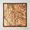 Bufanda Pequeña de Seda Imitación Estampado de Leopardo de Nuevo Estilo Transfronteriza de 70 cm Bufanda Pequeña Versátil para Cuello Moda Femenina Decorativa Bufanda de Seda de Gama Alta