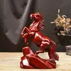 Enfeite Cavalo Vermelho Cavalo de Madeira Sólida para Sucesso Artesanato Presente Escultura em Jacarandá Cavalo do Zodíaco Decoração de Sala de Estar