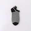 Calcetines Primavera y Verano Rayados Blanco y Negro Calcetines de Barco para Mujer Vaca de Dibujos Animados Bordada Calcetines Bajos Lindos Estilo Universitario Calcetines de Algodón para Mujer