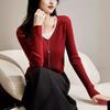 Suéter de moda y sin esfuerzo de mezcla de lana con cuello redondo y cuello en V, de dos piezas falsas, color de contraste para mujer, Otoño