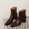 Botas Femininas de Cano Curto para Comércio Exterior Transfronteiriço Su Bang Novas Retro Borda de Cadeado Feita à Mão Salto Bloco Zíper Lateral Couro Genuíno Maillard Botas de Moda