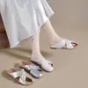 Mules cerrados de comercio exterior para mujer 2026 nuevo estilo de verano planos de suela blanda sandalias elegantes sin cordones caladas