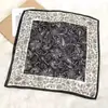 Pañuelo Cuadrado Pequeño Protector de Cuello para Hombre Ropa Profesional con Camisa Pañuelo Delgado 70X70 Pañuelo Estilo Británico