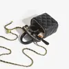Bolso Pequeño Cuadrado con Cadena Acolchado Diamante Estilo Chanel 2026 Nuevo de Alta Gama Versátil Mini Bolsa Roja con Cierre de Bola Dorada Bolso de Hombro Único