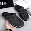 Sapatos Masculinos com Furos Verão 2026 Novos Respiráveis Confortáveis Antiderrapantes Sensação de Tamanco Chinelos de Dedo Fechado Sandálias Casuais Sapatos da Moda