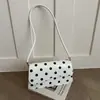 Bolso pequeño cuadrado cruzado de un solo hombro para el verano 2026, de alta costura estilo coreano, con lunares grandes, nuevo, moderno, simple, versátil