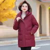 Jaqueta de Penas Média para Mães de Meia-idade Inverno Feminina 2026 Novo Estilo de Inverno Espessa Estilosa Tamanho Plus Roupas de Exterior