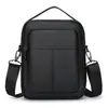 Bolsa de Peito Masculina Nova Bolsa de Ombro Multicamadas Leve Simples Bolsa para Deslocamento de Negócios Textura Lisa Colorida Bolsa Mensageira Transfronteiriça para Homens