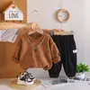 Conjunto deportivo de otoño para niños de 0 a 6 años, elegante y moderno, conjunto casual de dos piezas con sudadera de letras para bebé niño