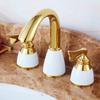 Grifo de lavabo de cobre estilo europeo de doble agujero para agua fría y caliente, lavabo de doble manija dividido de tres agujeros, juego de tres piezas