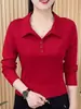 Moda occidental nueva primavera y otoño color liso solapa manga larga camiseta bordado para mujer top base fino