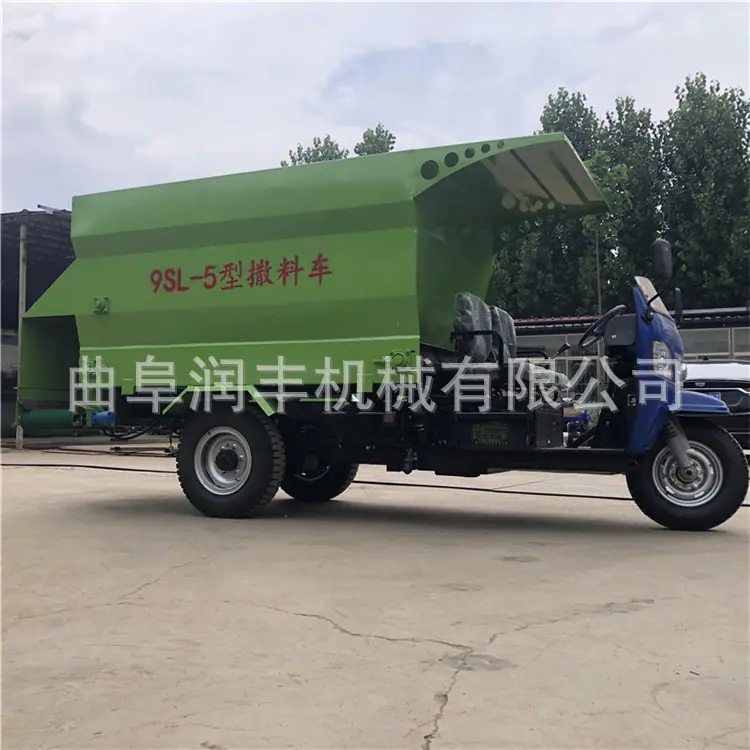 柴油撒料车