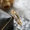 [Ramas y Hojas Finas] Estilo Japonés Lujo Ligero Súper Hermoso Anillo Exquisito de Glándula Lleno de Hadas con Sentido de Alta Gama Anillo de Lujo Ligero