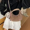 2026 Nueva Moda Coreana Colgante de Conejo de Felpa Bolso Sencillo para el Trabajo para Mujer, Nuevo Bolso de Mano Cruzado de Otoño para el Brazo