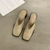 Meias-pantufas de Salto Alto para Mulheres, Versáteis para Uso Externo, Novidade Primavera 2026 Estilo Coreano Slip-On Mules de Bico Quadrado, Sapatos Pequenos de Couro