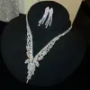 ¡Precioso y deslumbrante! Collar con colgante de flor de circón y gota de agua, cadena para la clavícula estilo corte vintage, joyería de lujo ligero y sensación de alta gama