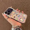 Funda de teléfono de Crayon Shin-chan para iPhone 17 Pro Max, 16 Plus, 15, 14, 13 y Apple 12, con un colorido diseño plateado