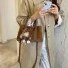 Bolso de Felpa Gamuzada Gran Capacidad para Mujer 2026 Nuevo de Moda de Gama Alta Retro Bolso de Mano Bolso Cubo de Hombro Único Cruzado