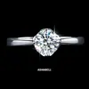 En stock Anillo de Plata de Ley S925 Anillo de Moissanita para Mujer Tono Vibrante Mismo Anillo de Boda de Plata de Ley de Chica Garra Clásica de Cuatro