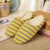 Pantuflas Cálidas de Felpa de Moda Personalizadas con Estampado Rayado Neutras para el Hogar Suela Suave