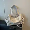 Bolso Grande de Alta Gama Transfronterizo para Mujer Estilo Coreano Nicho Motocicleta Remache Bolso Tote de Hombro Versátil a la Moda