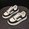 Venta Caliente de Primavera y Otoño Superficie de Cuero Zapatos Blancos Nuevos Versátiles para Mujer Estudiante Deportivos Zapatos de Tabla Suela Suave Zapatos para Mujer Casuales Simples
