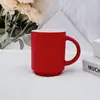 Taza de Cerámica de Dos Tonos con Esmalte de Color Mate Fondo de Corcho Taza de Agua Taza Estilo Occidental Taza de Café de Moda Fabricante Venta al por Mayor