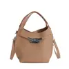 Bolsas para Mulheres Nova Moda Coreana Nicho Trendy Texturizada Bolsa Balde de Mão Casual de Alto Nível para o Dia a Dia Bolsa Transversal