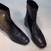 Versão em Couro Macio~Botas Elegantes Elásticas Emagrecedoras Botas de Cano Curto Estilo Retro Feminino Couro Macio Bico Quadrado Botas Martin para o Dia a Dia