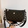 Bolso de Cadena con Patrón de Diamantes para Mujer 2026 Nueva Moda Diseño de Nicho Bolso de Hombro Cruzado Bolso Triangular Elegante de Gama Alta