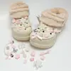 Zuecos forrados de algodón con accesorios decorativos, dijes para zapatos de planeta KT de diamante rosa, alta gama para DIY, ligeros y lujosos adornos de diamante en forma de corazón, y bonitas flores para zapatos para niñas