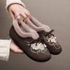 Zapatos de Tela Old Beijing Estilo Nuevo Invierno 2026 con Forro de Felpa, Zapatos de Tela Qipao Estilo Chino, Cómodos para Casa, Zapatos Casuales Bordados para Mamás