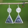 Joyería de Estilo Étnico de Yunnan Plata Miao Incrustada Hecho a Mano Batik Pieza de Bordado Antiguo Pendiente Pendiente Forma de Abanico Étnico Retro Artístico
