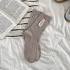 Calcetines para Mujer, Nueva Colección de Otoño, Estilo Coreano, Estilo Ins de Dongdaemun, Color Sólido, Rayados, Botón, Etiqueta de Tela, Calcetines de Algodón de Punto Doble hasta la Pantorrilla