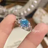 Anel Oitavado Rosa do Milênio Corte Rosa Paraíba de Luxo Leve da Moda com Diamante de Alto Carbono Borboleta Anel Feminino e Anel de Diamante Azul Oceano