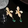 Pendientes Colgantes de Flor de Zircón con Aguja de Plata Electrochapada en Oro Real de 18K Lujo Accesible Pendientes de Gama Alta Pendientes de Moda Versátiles para Mujer
