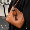 Bolsos de Alta Gama de Moda de Este Año para Mujer 2025 Nueva Moda de Invierno Bolso Cruzado de Nicho Bolso de Hombro Versátil Retro