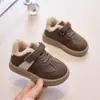 Zapatos de Bebé Zapatos de Algodón de Dos Capas para Niños 2026 Otoño Invierno Nuevos Zapatos de Tablero de Felpa Cálidos para Niños Pequeños de Caña Baja