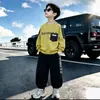 Conjunto de primavera y otoño para niños, conjunto de mezclilla, estilo coreano, conjunto de dos piezas moderno y elegante para niños, adecuado tanto para niños pequeños como mayores, para comercio electrónico transfronterizo