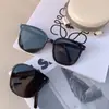 Gafas de sol plegables para mujer, de alta gama, para celebridades de internet, para salidas de verano, para caras redondas, gafas con efecto adelgazante, gafas de sol anti-UV para hombre