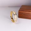 Anillo de acero de titanio resistente a la decoloración para mujer, diseño de nicho, anillo liso para el dedo índice, estilo frío, colección de anillos de pareja con personalidad