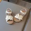 Sandálias de Menina Estilo Coreano Verão Novo Pérola Sapatos de Princesa Infantil Sola Macia Bebê Moda Menininha Sandálias de Praia de Bico Aberto