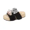 Pantuflas peludas de suela gruesa de personaje de dibujos animados para mujer, nuevas y versátiles para otoño e invierno 2026, pantuflas de algodón peludo de punta abierta