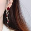 Colección de Poesía Rosa Roja: Diseño de Nicho de Gama Alta Terciopelo Francés Retro Pendientes Súper de Hada con Borlas para Mujer