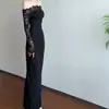 Vestido largo de manga larga con hombros descubiertos, fruncido y patchwork de encaje negro para mujer, otoño e invierno, estilo elegante, corte ajustado, ceñido a la cintura, bodycon