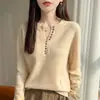 Nuevo suéter de punto de cuello en V con múltiples botones para otoño e invierno, de manga larga, abotonado, color liso, suave y acogedor, diseño elegante, top de capa base