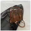 Mochila Estilo Universitario Estampado Leopardo Mujer 2025 Verano Nueva Estudiante Clase Portátil Mochila Escolar Retro de Hombro