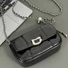 Bolso Plateado para Mujer 2026 Nuevo Diseño de Nicho de Moda Bolso de Hombro Bajo el Brazo con Cadena Textura de Alta Gama Bolso Pequeño Cruzado para Mujer