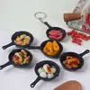 Mini Sartén Artificial Modelo de Cocina Miniatura Comida Artificial Empanadillas Fritas Panes Horneados Colgante Creativo de Bocadillo Gourmet